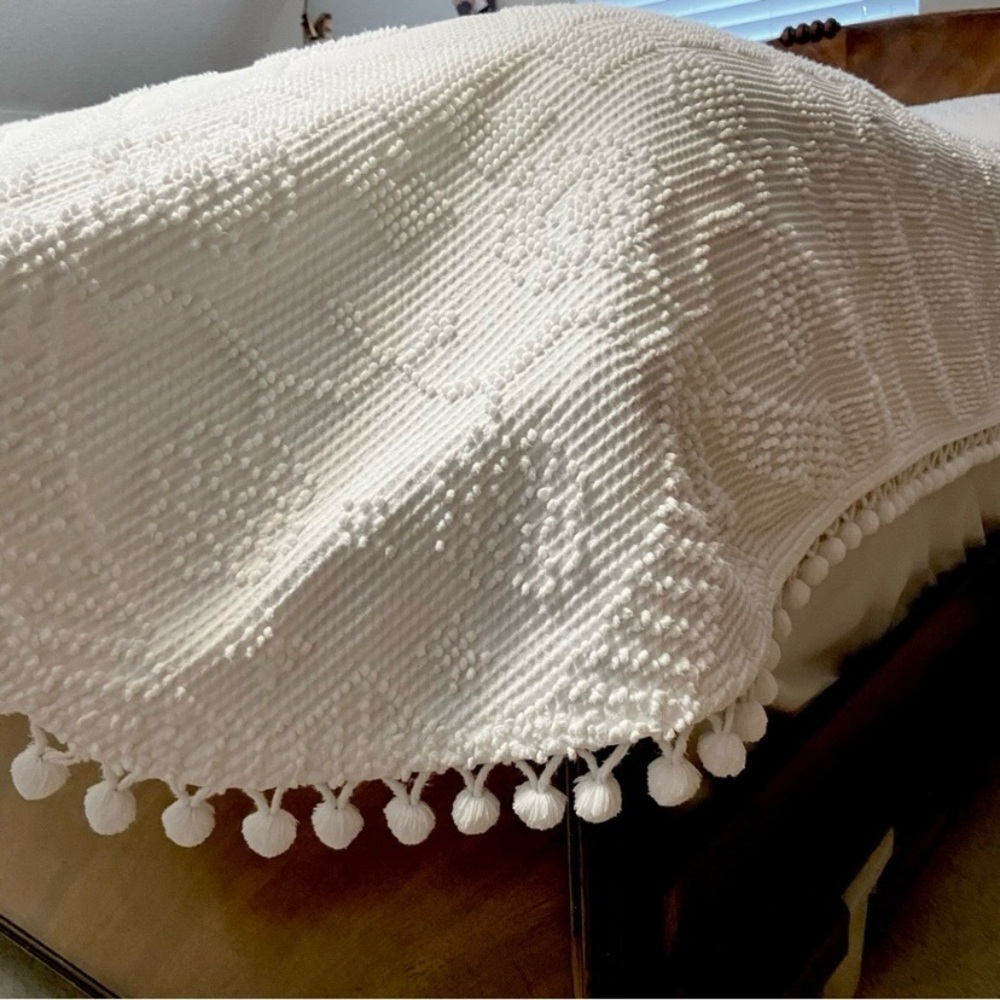 Vintage Bates Chenille Blanket White Twin Bedding - Picture 4 of 13